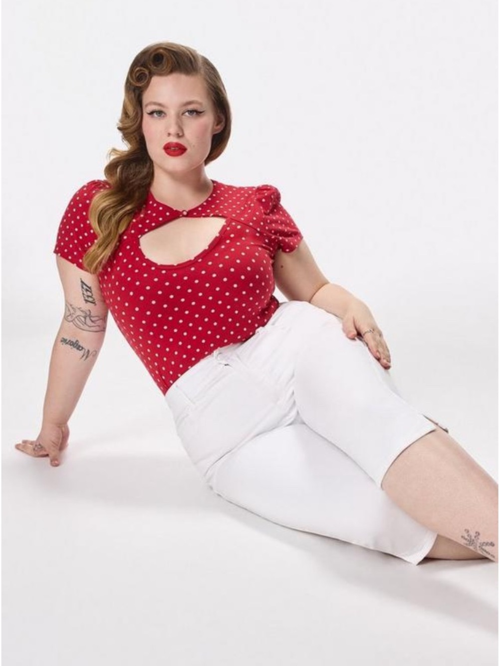 Torrid Retro Chic Button Neck Foxy Top in Commit Dot Red - Size 0/12 - NWT - Picture 4 of 16